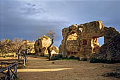 Agrigento, la valle di templi, gli arcosoli bizantini.